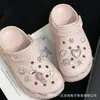 Adecuado para Zuecos Cs Accesorios Desmontables DIY Zapatos Alice Flor Brillo Diamante Accesorios de Hebilla de Zapato de Gama Alta Venta al por Mayor