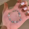 Brincos e Pulseira Flor de Diamante Colorido com Microincrustação de Cristal Doce Delicados para Mulheres, Luxo Leve, High-End, Acessórios Exquisitos e da Moda