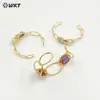 Wt-B699 Piedra Cruda Natural Amatista Perla Incrustaciones Latón Diseño Calado Pulsera Abierta Regalo de Cumpleaños para Niña