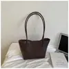 Bolsa de padrão trançado de grande capacidade, nova bolsa de ombro/sob o braço estilosa vintage de verão de 2026, versão coreana bolsa de mão tote bag