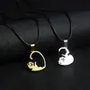 Acero Inoxidable Acero de Titanio Amor Corazón de Melocotón Redondo Blanco y Negro Gato de Pareja Accesorios Mochila Escolar de Pareja Colgante Fábrica Venta al por Mayor