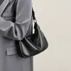 Bolso de Hombro Cruzado para Mujer Estilo Dumpling de Lujo Ligero Transfronterizo Nicho Retro Gran Capacidad Versátil Moda Nueva 2025