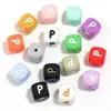 Contas de Silicone Cruzadas Contas com Letras em Inglês Ornatos Infantis de Grau Alimentício Acessórios para Pulseira DIY Contas Soltas Em Estoque Atacado