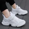 Sapatos Brancos 2025 Outono Crianças Meninos e Meninas Sapatos Brancos Designados para a Escola Tênis Brancos para Crianças de Tamanho Pequeno e Médio Sapatos Casuais