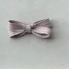 Nuevas Rayas Estéreo Lazo DIY Accesorios Pasador Funda de Teléfono Móvil Ropa para Bebé Bolsas Sombreros Zapatos y Calcetines Accesorios Accesorios