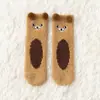 Meias de veludo coral outono e inverno femininas sem fiapos meias para dormir espessas quentes meia veludo bordado urso de desenho animado meias de chão