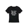 Camiseta redonda de manga corta con diseño de lunares grises para mujer, nuevo estilo de verano con estampado de letras americanas, corte ajustado y top favorecedor