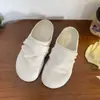 Medias zapatillas cerradas de estilo Birkenstock con suela gruesa para mujer, para uso exterior, nuevas sandalias casuales tipo "persona perezosa" para primavera/verano 2026