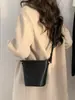 Bolso Cubo Vintage de Nicho 2026 Modelo Nuevo Piel de Vaca Capa Superior Bolso Cruzado Pequeño Bolso de Piel Genuina para el Hombro para Mujer Bolso de Hombro Versátil