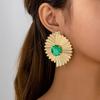 1 par de pendientes metálicos vintage con costuras en forma de abanico plisados para mujer Joker pequeños para el día a día al por mayor