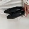 Nuevos y elegantes zapatos planos de punta cuadrada 2026, que aumentan la altura, simples y elegantes, con suelas suaves y piel suave, diseñados para mujeres