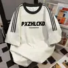 Camiseta Tendência com Estampa de Letras de Marca e Design Color-Blocking de Manga Curta 2026 Novo Estilo de Verão Top Casual Preguiçoso