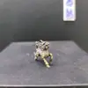 Colgante de Latón Estilo Antiguo con la Bestia Mítica Kirin de Fuego del Shanhaijing, Adecuado para Usar como Colgante, Collar, Llavero u Adorno Decorativo