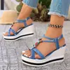 Sandalias de cuña transfronterizas de comercio exterior 2026 Nuevo modelo de verano Venta directa de fábrica Sandalias de moda versátiles y cómodas para mujer Uso en exteriores