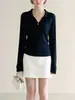Suéter tejido casual de cuello polo para mujer, nueva colección otoño 2026, corte ajustado, favorecedor, versátil para el trabajo, top de color liso