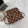 Mochila escolar estilo coreano em camurça 2026, bolsa escolar leve para mulheres, grande capacidade, novo design de bolinhas para ir ao trabalho e viagens