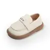 Zapatos de cuero estilo británico para niños 2026 otoño versión coreana moda estudiantil mocasines sin cordones lindos mocasines para bebé