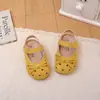 Zapatos Infantiles 2026 Zapatos de Cuero Huecos de Verano de Moda para Niñas, Zapatos Versátiles Elegantes de Suela Blanda, Sandalias Transpirables Antideslizantes