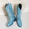 Botas de vaquero occidentales azules brillantes transfronterizas para mujer, botas de media caña bordadas vintage, punta fina, tacón grueso, fiesta, escenario, talla grande