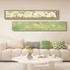 Pintura Decorativa para Sala de Estar Estilo Crema Francesa Ligera Flor y Pájaro Verde Banderín Estrecho Largo Colgante de Pared Mural de Alto Nivel