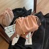 2026 Novo Modelo Novo Estilo Chinês Bolsa Plissada de Corrente Nuvem Nicho Bolsa de Ombro para o Dia a Dia Bolsa Transversal Versátil de Verão para Mulheres