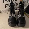 Botas Martin de metal com borboleta, estilosas e únicas, para mulheres, nova coleção outono/inverno 2026, botas de tornozelo versáteis de ganga com sola grossa, estilo britânico