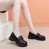 Mocasines retro de estilo francés con suela blanda, puntera cerrada, diseño de estilo británico, nueva colección otoño 2026 para mujer, zapatos casuales slip-on de suela blanda