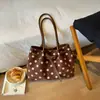 Bolso de gamuza para mujer 2026 nuevo otoño de alta gama para ir al trabajo tipo tote de gran capacidad Maillard bolso de hombro