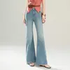 Jeans de mujer elegantes, nueva colección otoño 2026, azul claro, ligeramente acampanados, no ajustados, adelgazantes, pantalones casuales versátiles