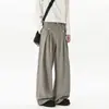 Calça Wide Leg com Pregas Duplas e Rebites, Estilo Old Money, Corte em A, com Caimento Fluido e Toque Sofisticado, Calça Social Americana Retro com Corte em Foice