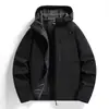 Venta al por mayor transfronteriza conjunto de chaqueta softshell nuevo para otoño e invierno 2026 para hombres y mujeres, forro polar, engrosado, cálido, abrigo con capucha
