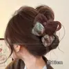 Accesorio para el cabello de pinza de tiburón marrón, de bajo volumen, esponjoso, para peinado semi-recogido, pinza grande de oso para el cabello, pinza de garra con orejas de gato y borla elegante para mujer