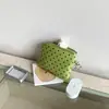 Estilo Coreano Ins Moda Redutor de Idade Design de Bolinhas Porta-Moedas Mini Bolsa Pequena para Mulheres Compacta Bolsa para Guardar Fones de Ouvido Batom