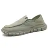 Zapatos de hombre talla grande para pies anchos, zapatillas de hombre cómodas de suela blanda, ligeras, transpirables, versátiles, zapatos de hombre simples y modernos al por mayor