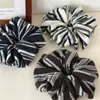 Gravata de Cabelo Listrada Estilo Coreano Sensação Relaxada Preguiçosa Scrunchie de Lã Tricotado Outono e Inverno Corda para Rabo de Cavalo