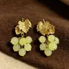 Pendientes Vintage Medievales de Uva, Pendientes Largos Franceses con Colgante de Hoja, Diseño Fresco y Suave, Disponibles en Dos Colores