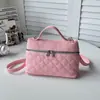 Patrón de Diamantes Pequeño Estilo Chanel 2026 Verano Nuevo Moderno Exquisito Chic Simple Versátil Bolso Caja de Hombro Cruzado de Mano