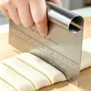 Atacado do fabricante cortador de farinha de aço inoxidável para uso doméstico com balança, raspador de aço inoxidável para bolo, macarrão de arroz e panificação