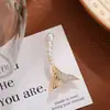 Broche Elegante de Pérola e Borboleta Estilo Coreano para Mulheres, Broche Versátil com Strass, Alfinete Criativo Anti-Exposição, Fábrica de Acessórios para Ternos