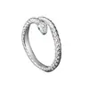Libro rojo pequeño con el anillo de serpiente espíritu diseño de nicho femenino personalidad de moda marea zodiaco serpiente anillo abierto una generación de pelo