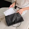Bolso de Hombro Casual Baguette Francesa 2026 Nuevo Modelo Simple Piel Genuina Piel Suave Bolso de Axila para Mujer Versátil Nicho Bolso de Hombro de Piel de Oveja