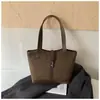 Bolso de Hombro de Gran Capacidad para el Viaje al Trabajo 2026 Nuevo Bolso Casual Retro para Mujer con Personalidad Elegante Bolso Tote Debajo del Brazo