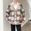 Nuevo Cárdigan de Punto para Hombre Primavera y Otoño 2025 Nuevo de Moda Casual Abrigo Suéter Rayado para Personas de Mediana Edad y Jóvenes Ropa de Abrigo
