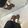 Nuevos Mocasines Planos de Felpa Versátiles Estilo Retro Otoño e Invierno Estilo Birkenstock Moño para Mujer Slip-On 2025