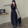 Conjunto de Pantalones de Lunares para Niña Otoño Nuevo Estilo 2026 Estilo Coreano Top de Tirantes Base Pantalones Largos con Lunares Elegantes