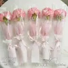 Produto Acabado: Buquê de Lã Tricotado à Mão de Cravos e Rosas, Presente para a Mãe no Dia das Mães, Presente para a Namorada no Dia dos Namorados