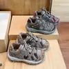 Zapatos de Algodón de Invierno 2026 Zapatos Deportivos para Niños Bloque de Color Estilo Coreano Zapatos Funcionales Niños y Niñas Felpa Adicional Cálidos Antideslizantes Zapatos para Correr