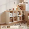 Estante de livros de madeira maciça, estante de armazenamento de piso, armário de grade para creche infantil, armário de armazenamento integrado, estante baixa de parede