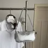 Bolso de hombro retro casual estilo coreano para mujer, nueva colección otoño 2026, bolso de hombro pequeño cuadrado moderno y simple