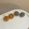 Brincos Redondos Únicos com Design Retrô Envoltos em Seda para Mulheres, Estilo Minimalista da Moda, Doces e Descolados, Brincos Distintivos com Pino de Prata